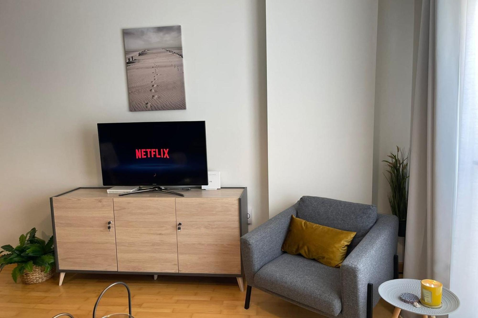 Charming 1 Bedroom In Malaga-hosted By Sweetstay Appartement